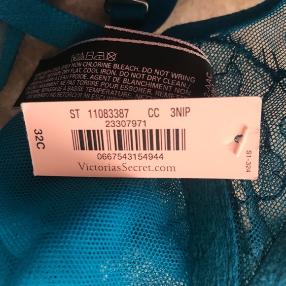 NWT Victorias Secret Very Sexy Unlined Bra Bundle 32C - Picture 8 of 8